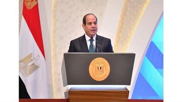 كتب الشمائل المحمدية بلغات مختلفة.. هدية تذكارية من وزير الأوقاف للرئيس السيسي