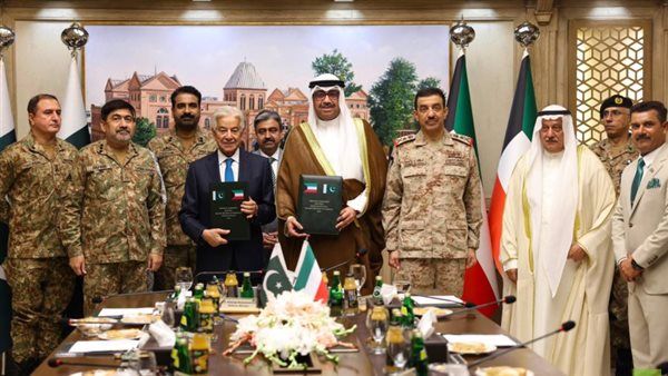 الكويت وباكستان توقعان اتفاقية للدفاع والتعاون العسكري المشترك
