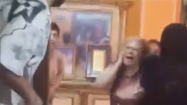الحقوني من ولادي، صرخة أم في الستين تهز السوشيال ميديا (فيديو)