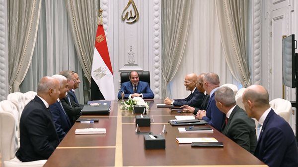 الرئاسة في أسبوع.. السيسي يوجه بإحالة واقعة مدرسة جلوبال بارادايم إلى التحقيق.. تجنب التقدير الجزافي لفواتير الكهرباء وتسهيل تسديد المبالغ المتأخرة.. توفير السلع وضبط الأسواق وزيادة إنتاج البترول