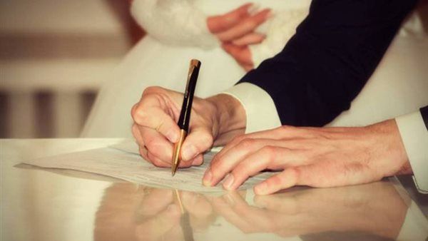 هل يجوز عقد الزواج بالمنزل وإشهاره بالمسجد بنفس الصيغة؟ الإفتاء ترد