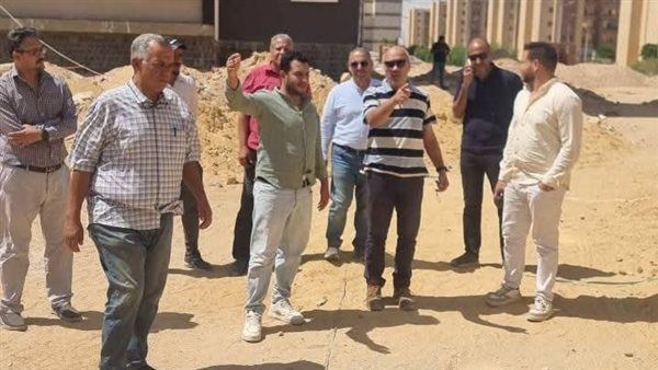 مساعد نائب رئيس "المجتمعات العمرانية" يتفقد مشروعات الإسكان بمدينة الشروق