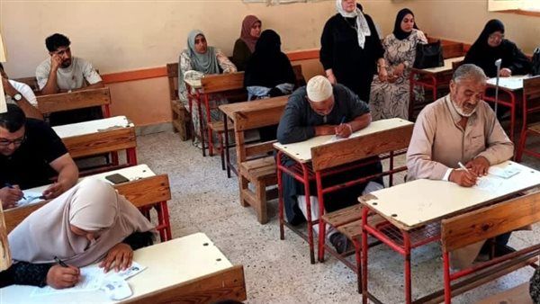 جامعة دمنهور تطلق قافلة لمحو الأمية بأبوحمص (صور)