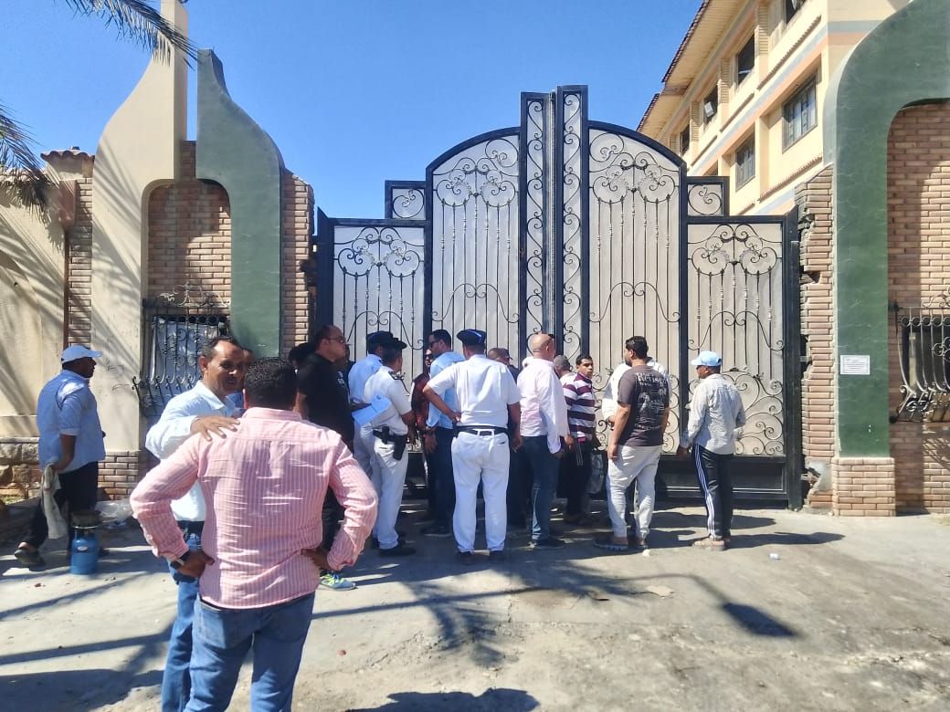 غلق وتشميع 83 منشأة مخالفة وتجريدها من المرافق بدمياط الجديدة