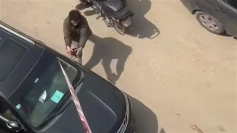 "بيكسر العربيات"، أهالي عزبة النخل يناشدون الداخلية لضبط شخص يعتدي على المواطنين