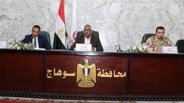 نائب محافظ سوهاج يبحث الموقف التنفيذي لمشروعات المبادرة الرئاسية "حياة كريمة"
