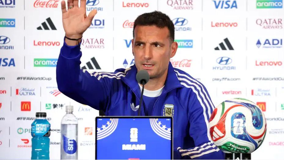 تطورات جديدة في مستقبل سكالوني مع منتخب الأرجنتين