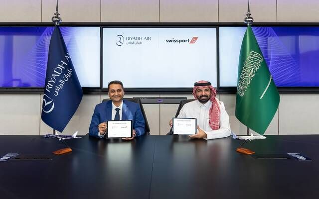 طيران الرياض يوقع اتفاقية استراتيجية طويلة الأمد مع "سويسبورت السعودية"