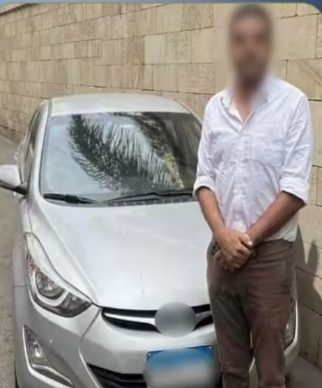 مشادة على الطريق تنتهي بدهس دراجة نارية، حقيقة ادعاء قائد سيارة ملاكي أنه ضابط شرطة بالقاهرة