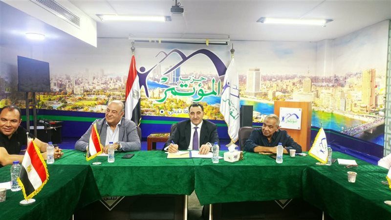 تفاصيل اجتماع رئيس المؤتمر مع الهيئة البرلمانية للحزب (صور)