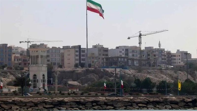 وكالة إيرانية: سماع دوي انفجار قادم من جهة البحر في جزيرة قشم