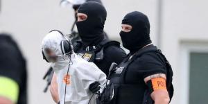 "من
      أول
      جلسة
      محاكمة"
      الإعدام
      لطبيب
      اغتصب
      شقيقة
      زوجته
      مرَّتين