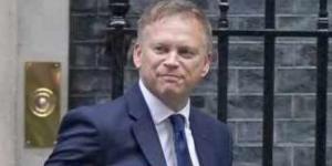 جرانت شابس تلجراف: اقتراح باستخدام طائرات سلاح الطيران الملكى لترحيل اللاجئين لرواندا