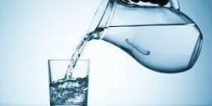 لماذا يجب أن تشرب كوباً من الماء قبل الاستحمام؟