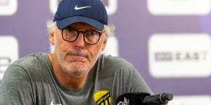 الأهلي المصري يدخل سباقاً أوروبياً ضد مانشستر يونايتد لضم المدرب لوران بلان