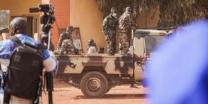 فرنسا تدعو رعاياها إلى مغادرة مالي فوراً