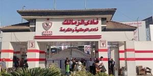 الزمالك يدرس عدة أسماء لخلافة أحمد حسني في منصب المدير الإداري