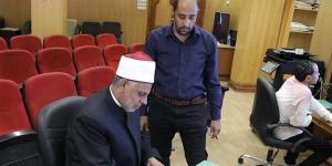 بوجود رئيس القطاع، غرفة عمليات امتحانات الثانوية الأزهرية تتابع سير امتحانات الدور الثاني