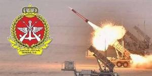 الجيش الكويتي: الدفاعات الجوية تتصدى حاليا لهجمات صاروخية ومسيرات معادية من إيران