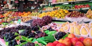 أسعار الفاكهة اليوم، انخفاض العنب الأحمر وارتفاع البلح بارحي 5 جنيهات