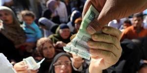 التضخم يرهق "جيوب" المواطنين، وخبير يكشف تأثير ارتفاع الأسعار على محدودي الدخل