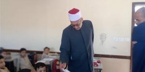 رئيس المنطقة الأزهرية بكفر الشيخ يتابع انتظام الدراسة بعدد من المعاهد
