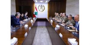 العماد هيكل يناقش ووفد الكونغرس التحديات التي تواجه الجيش