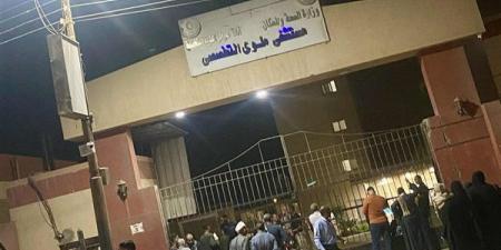 إصابة 10 أشخاص بينهم أطفال في انقلاب ميكروباص بصحراوي ملوي بالمنيا