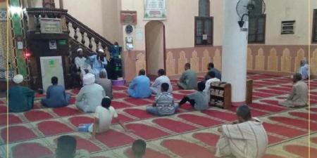 "أوقاف قنا" تعقد مجالس لقراءة "الشمائل المحمدية" للتعريف بهدي النبي وأخلاقه (صور)