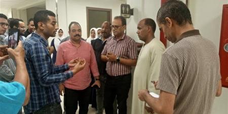 وكيل وزارة الصحة بقنا يفاجئ مستشفى فرشوط المركزي ويتابع سير العمل بالعناية المركزة (صور)
