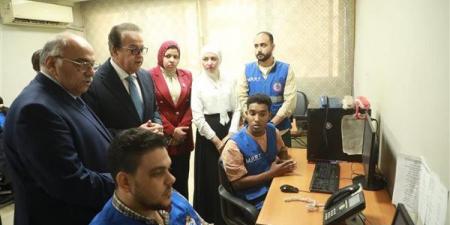 وزير الصحة يتفقد مركز الخدمات الطارئة 137 ويشدد على سرعة الاستجابة لاحتياجات المواطنين