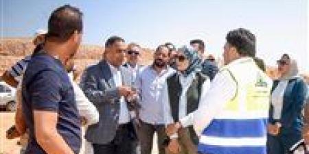 وزيرة الإسكان تتابع موقف تنفيذ عددٍ من المشروعات وملفات العمل بمدينة السويس الجديدة