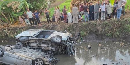كانوا رايحين يشتروا شبكة، إصابة 15 شخصا في انقلاب سيارتين بترعة ببني سويف