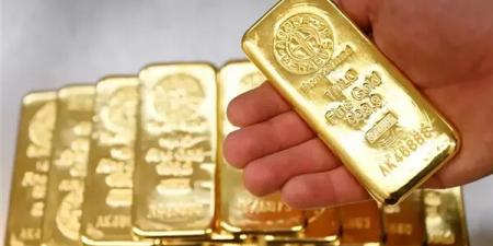 الذهب يتراجع ويتجه لخسارة أسبوعية بعد ارتفاع الدولار وقبل بيانات الوظائف الأمريكية