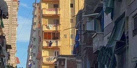إخلاء عقار مائل بحي وسط الإسكندرية تمهيدا لإزالة 5 أدوار