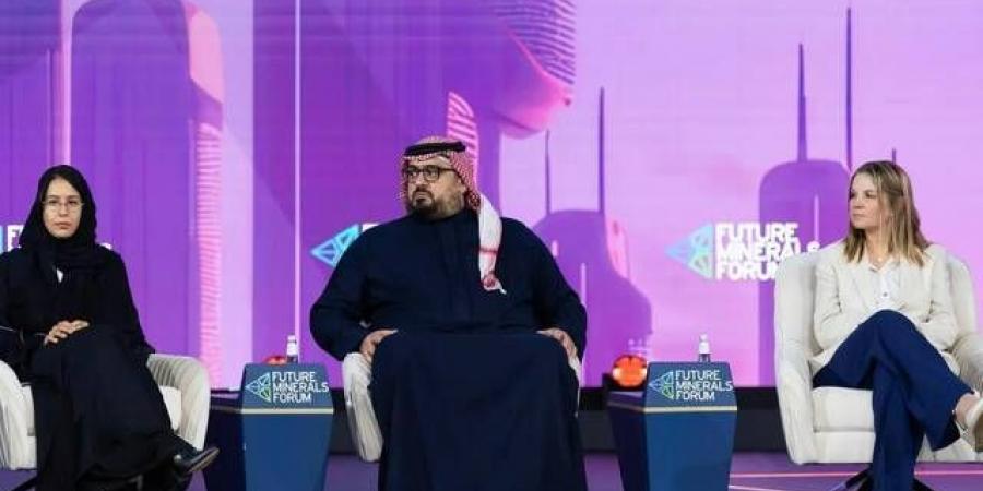 وزير
      الاقتصاد:
      المملكة
      تستهدف
      توليد
      %50
      من
      الكهرباء
      من
      مصادر
      متجددة
      بحلول
      2030