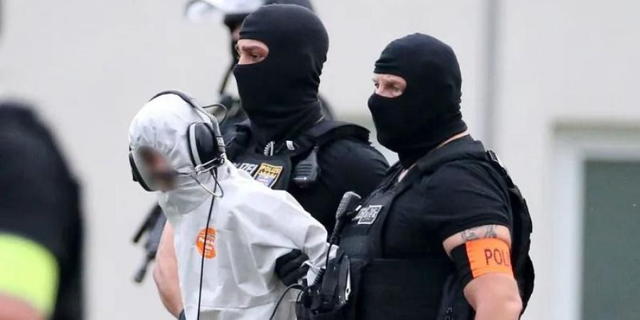 "من
      أول
      جلسة
      محاكمة"
      الإعدام
      لطبيب
      اغتصب
      شقيقة
      زوجته
      مرَّتين