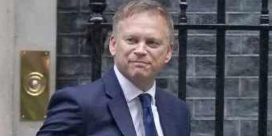 جرانت شابس تلجراف: اقتراح باستخدام طائرات سلاح الطيران الملكى لترحيل اللاجئين لرواندا