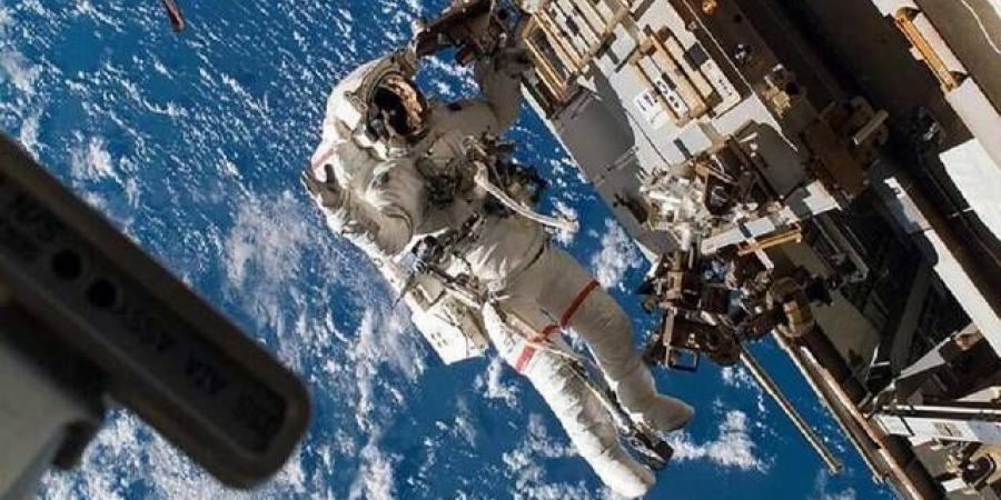 باكستان
      تطلق
      مهمتها
      الفضائية
      الأولى
      إلى
      القمر