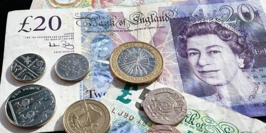 استقرار
      الإسترليني
      قبيل
      قرار
      بنك
      إنجلترا