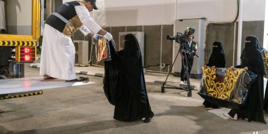 للمرة الأولى مشاركة نسائية في مراسم تغيير كسوة الكعبة
