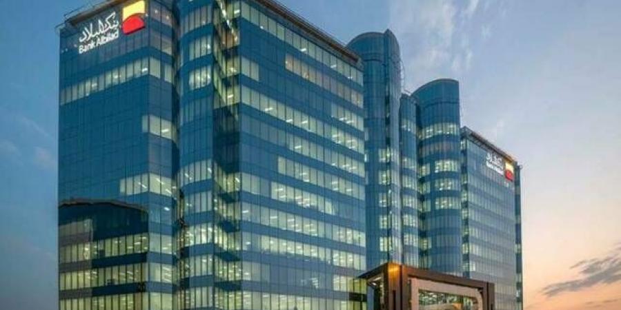 دخل
      العمليات
      يصعد
      بأرباح
      "بنك
      البلاد"
      لـ670.8
      مليون
      ريال
      في
      الربع
      الثاني
      2024