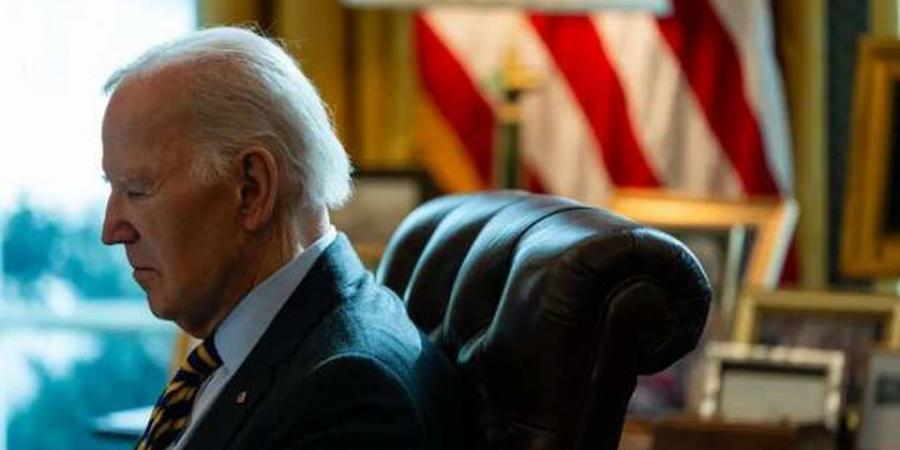 بايدن يغادر المؤتمر الصحفي غاضبا بعد سؤال محرج عن دور ترامب في اتفاق غزة (فيديو)