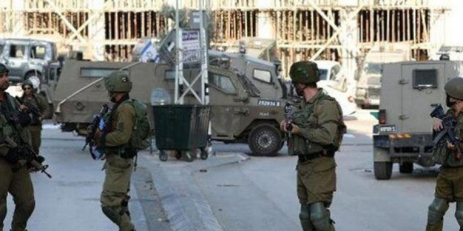 قوات الاحتلال تعتقل شابين من نابلس