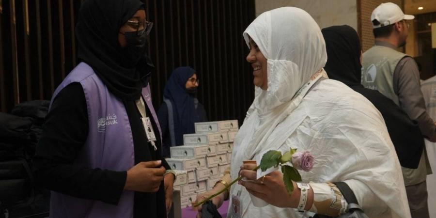 وصول أفواج حجاج الحج المباشر إلى مكة المكرمة 