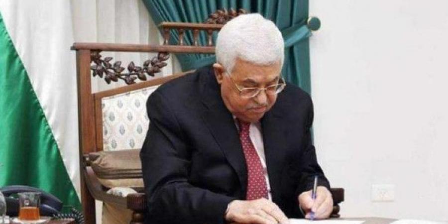 الرئيس عباس يصدر مرسوماً بتعيين أيمن إسماعيل رئيساً لسلطة الطاقة والموارد الطبيعية