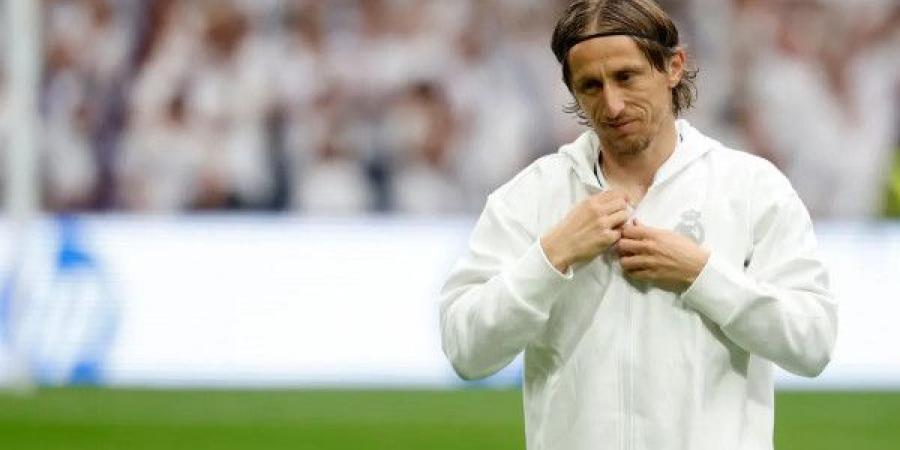 الكشف عن وجهة مودريتش المقبلة بعد الرحيل عن مدريد