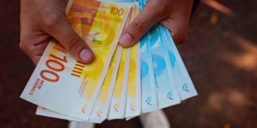"المالية" تعلن موعد ونسبة رواتب الموظفين عن شهر نيسان