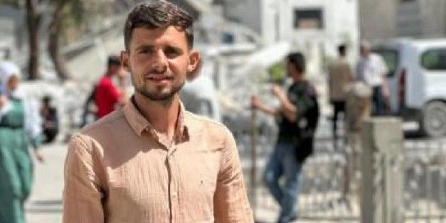 استشهاد الصحفي أحمد قلجة متأثراً بإصابته في قصف الاحتلال ساحة مستشفى المعمداني