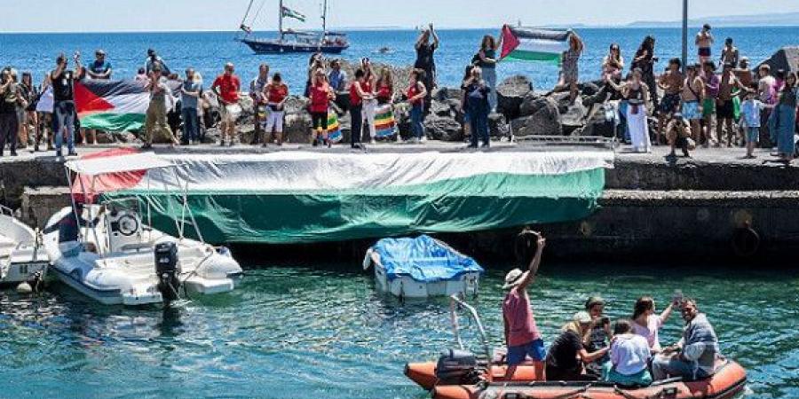 نوّاب أوروبيون يطالبون بتوفير ممر آمن لسفينة أسطول الحرية "مادلين"